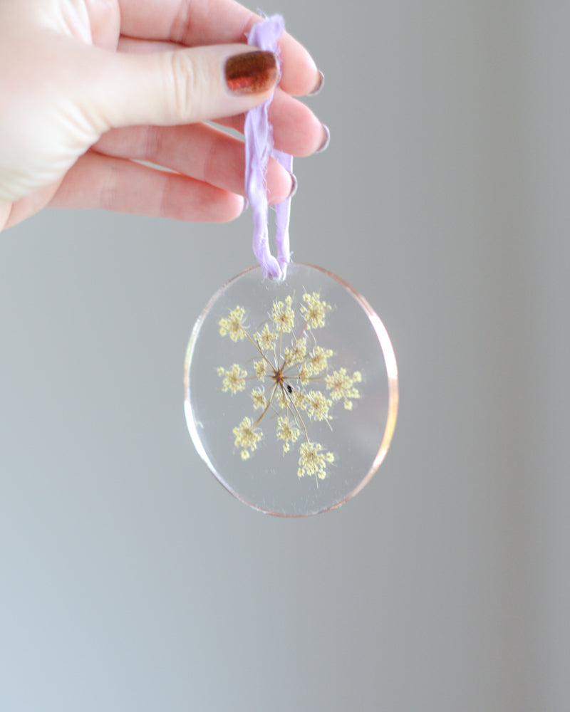 ACRYLIC Round Ornament - Queen Anne's Lace