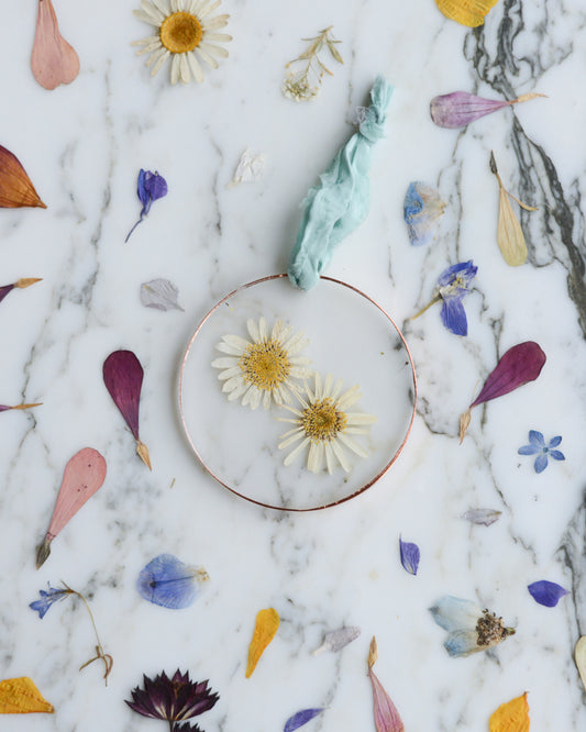 ACRYLIC Round Ornament - Daisies